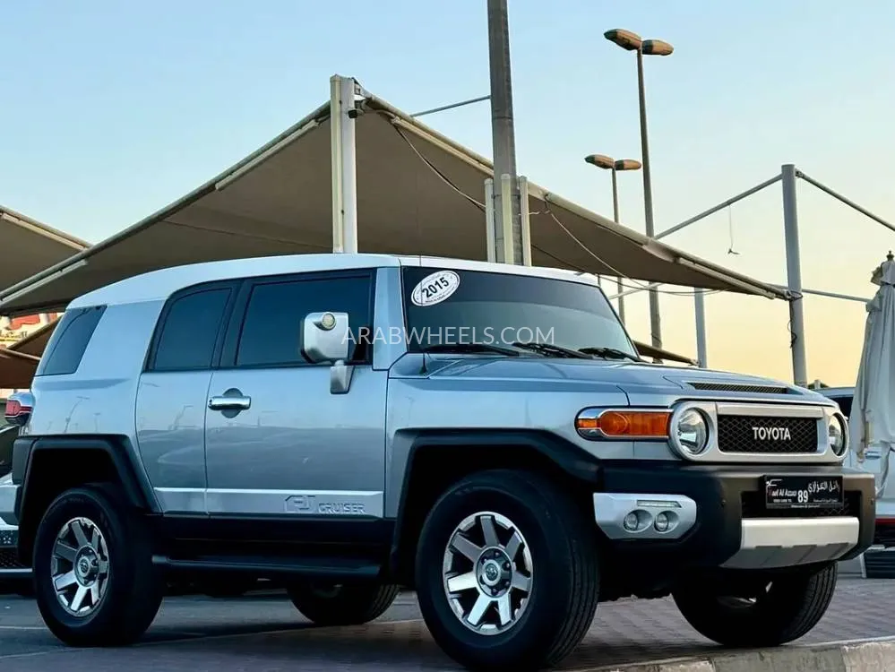 Toyota FJ Cruiser 2015 for Sale in Abu Dhabi Image-12