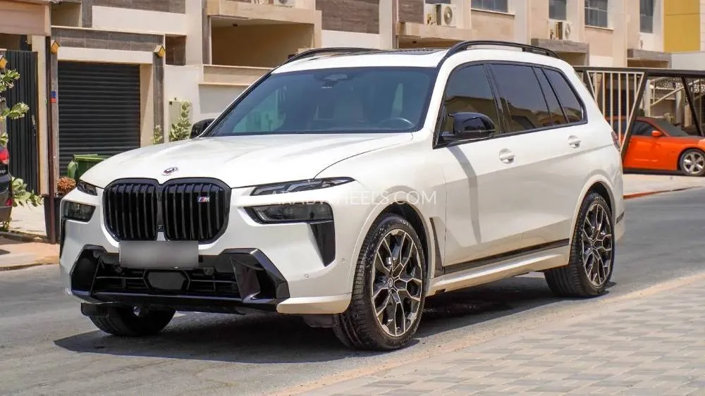 BMW X7 2023 for Sale in Ajman Image-8