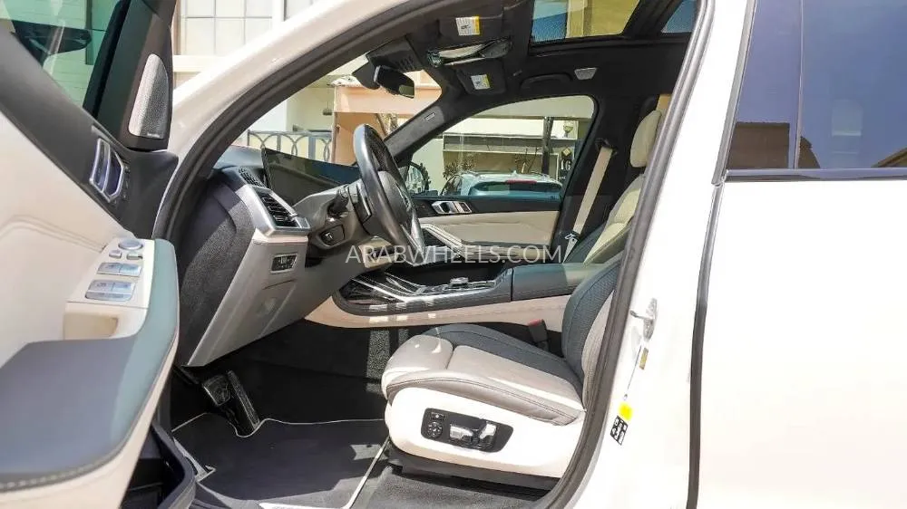 BMW X7 2023 for Sale in Ajman Image-9