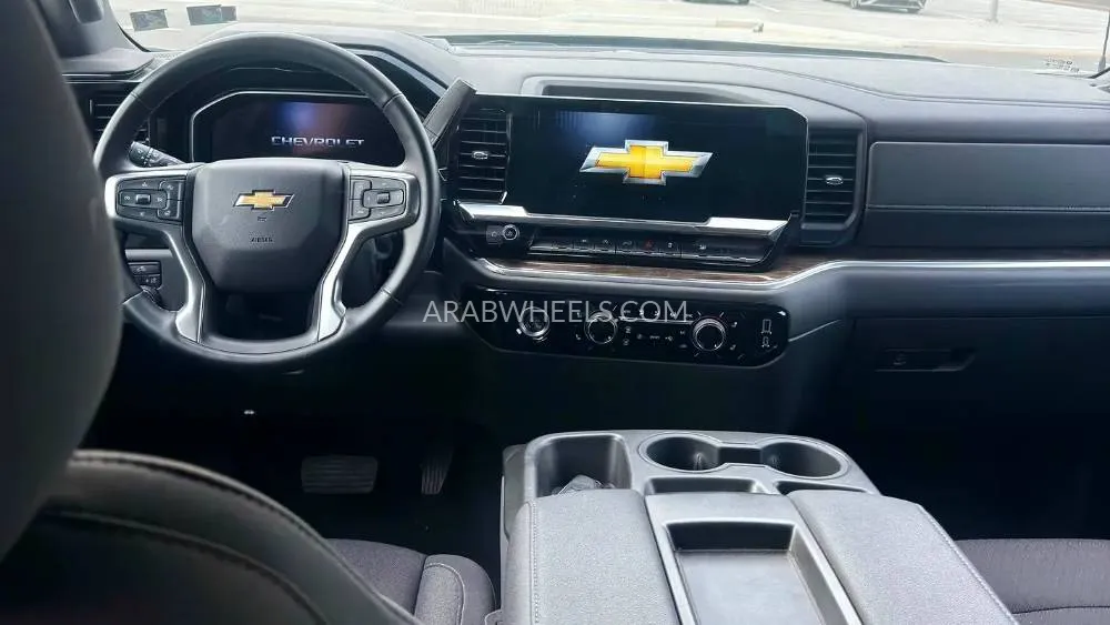 Chevrolet Silverado 2023 for Sale in Ajman Image-7