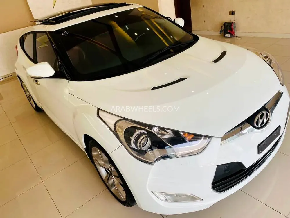 Hyundai Veloster 2015 for Sale in Sharjah Image-2