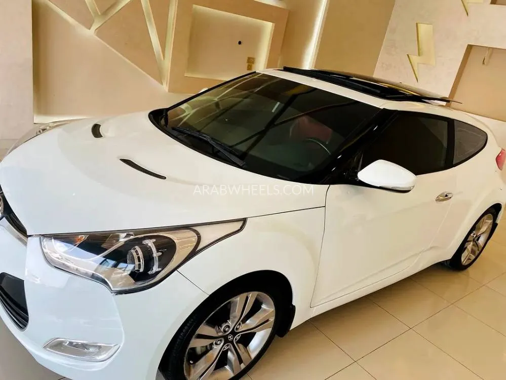 Hyundai Veloster 2015 for Sale in Sharjah Image-9