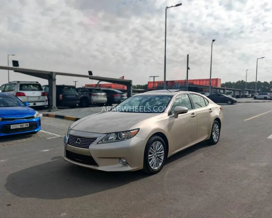 Lexus ES 2013 for Sale in Sharjah Image-6