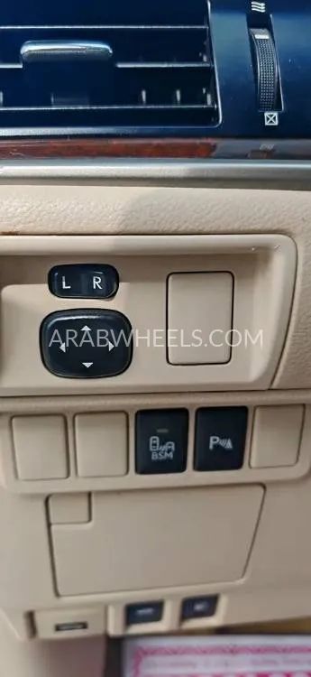 Lexus ES 2013 for Sale in Sharjah Image-7