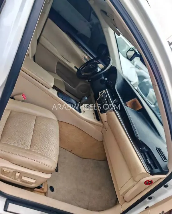 Lexus ES 2015 for Sale in Sharjah Image-6