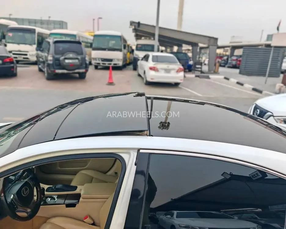 Lexus ES 2015 for Sale in Sharjah Image-17