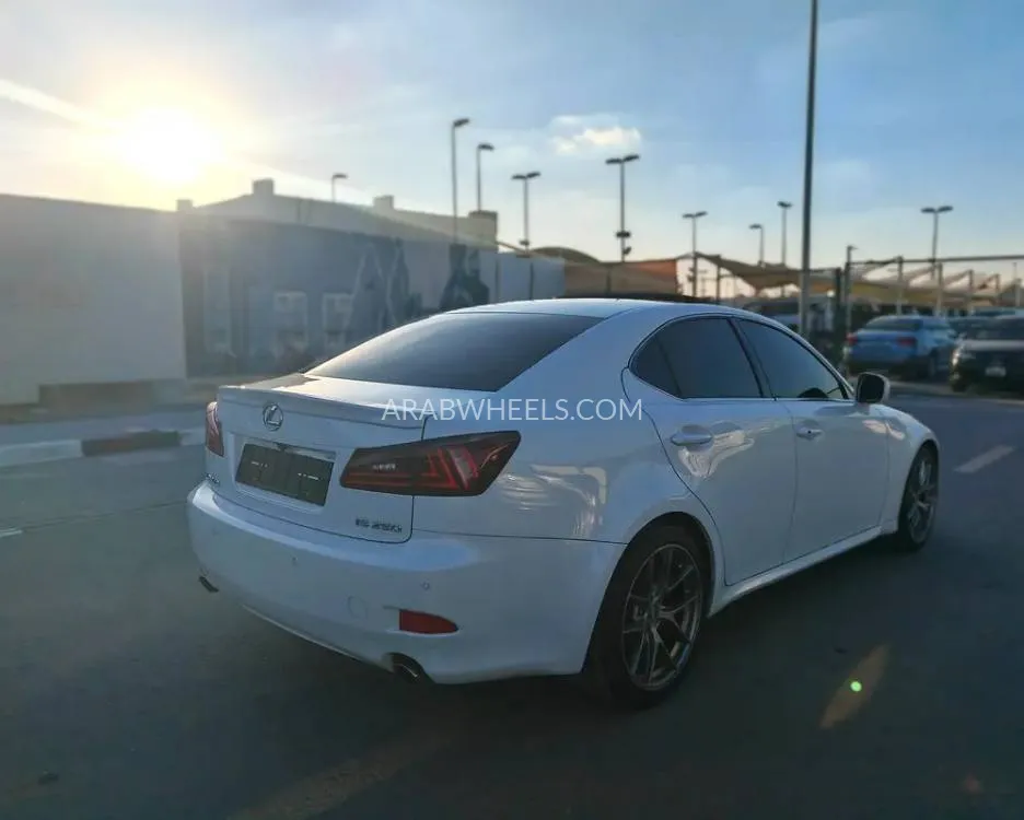 Lexus IS 2008 for Sale in Sharjah Image-4