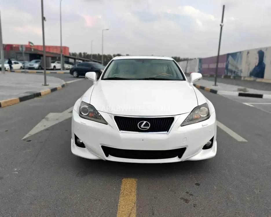 Lexus IS 2011 for Sale in Sharjah Image-10