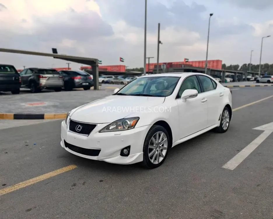 Lexus IS 2011 for Sale in Sharjah Image-11