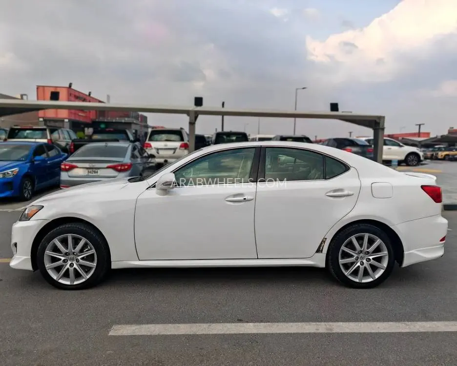 Lexus IS 2011 for Sale in Sharjah Image-13