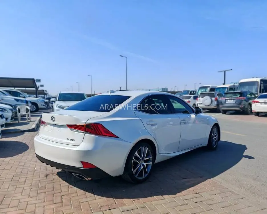 Lexus IS 2019 for Sale in Sharjah Image-16