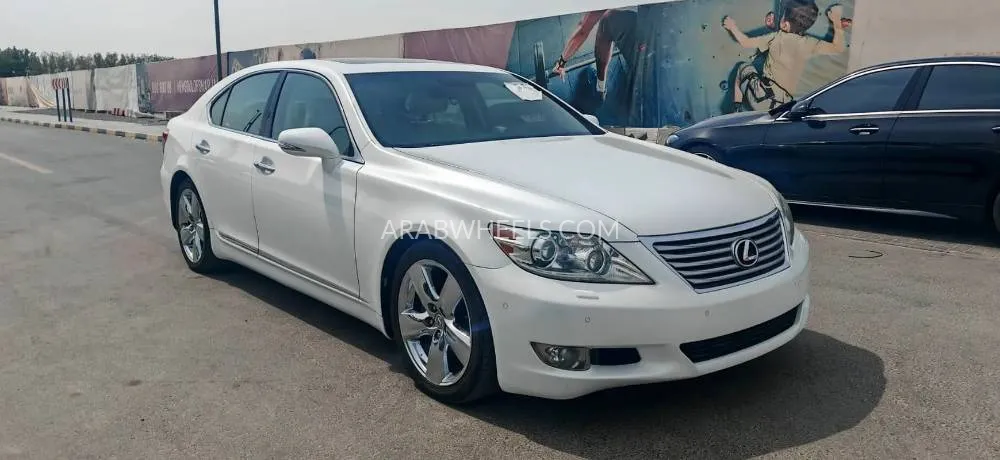 Lexus LS 2010 for Sale in Sharjah Image-2