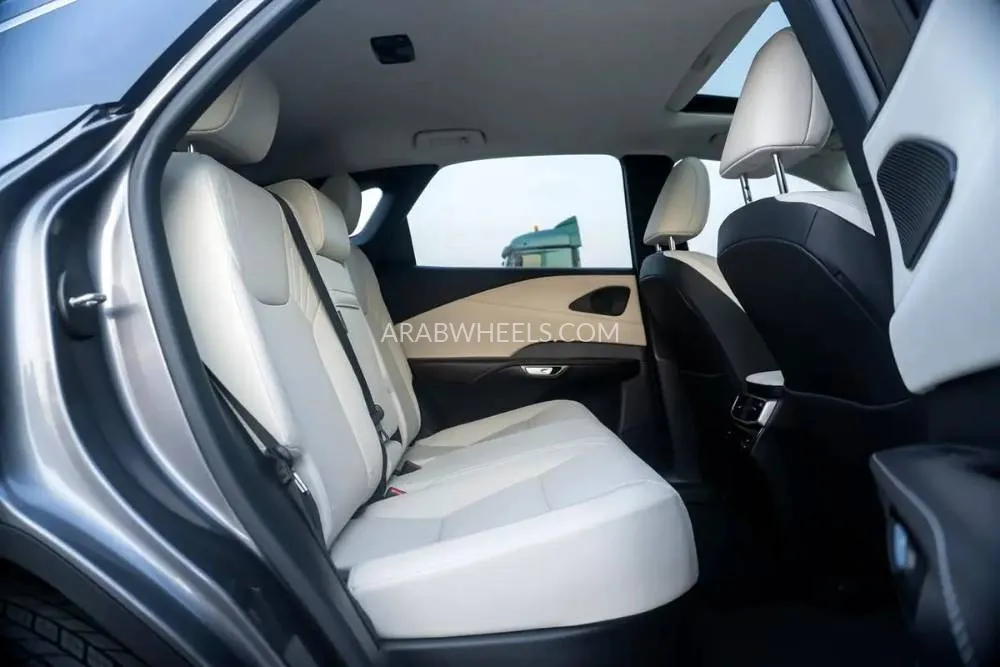 Lexus RX 2024 for Sale in Dubai Image-15