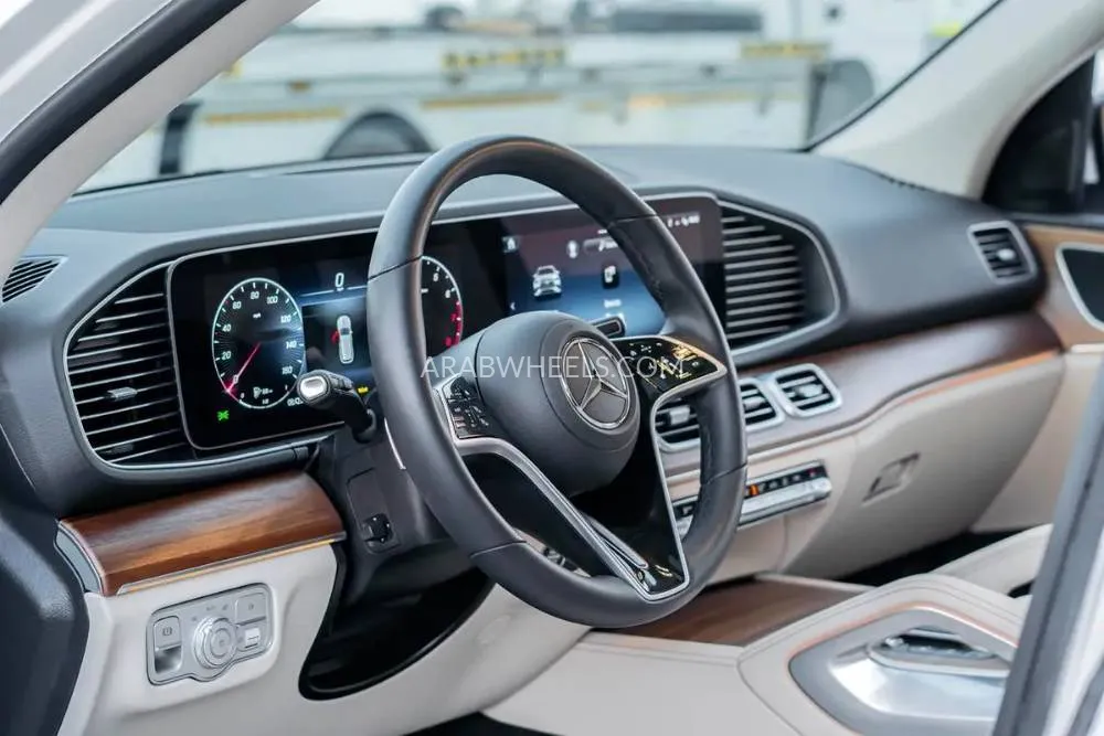 Mercedes Benz GLE Class 2025 for Sale in Dubai Image-8
