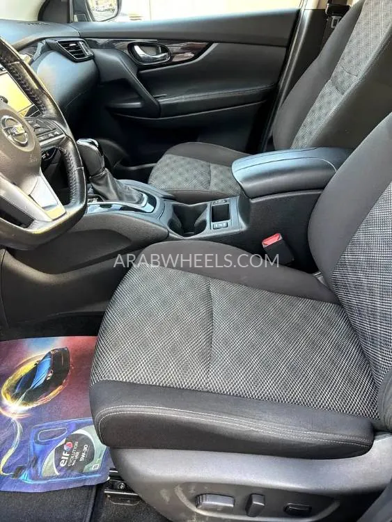 Nissan Rogue 2017 for Sale in Sharjah Image-9