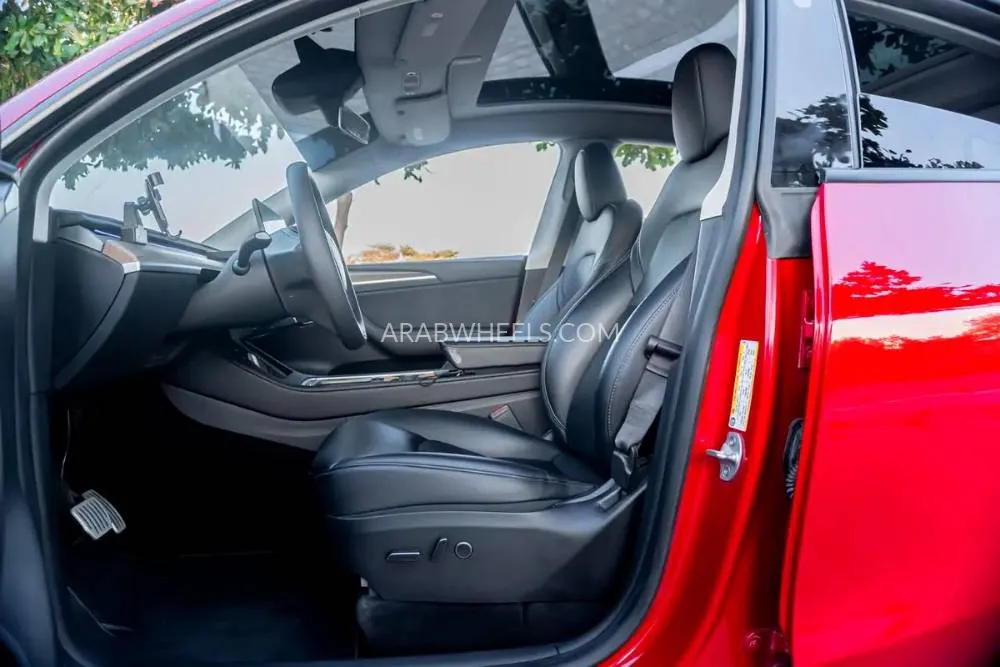 Tesla Model Y 2023 for Sale in Dubai Image-10