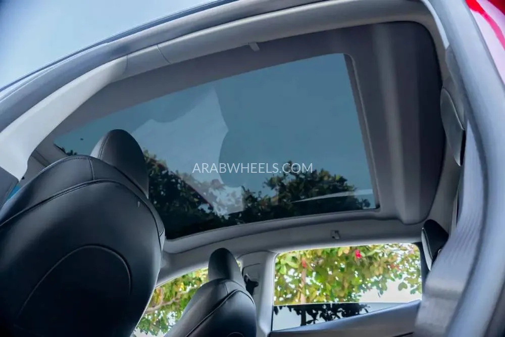 Tesla Model Y 2023 for Sale in Dubai Image-11