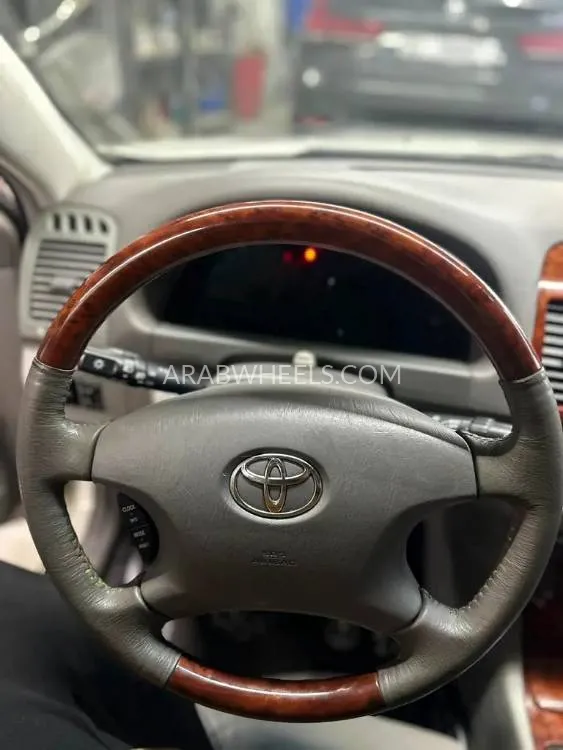 تويوتا كامري 2003 for Sale in الشارقة Image-8