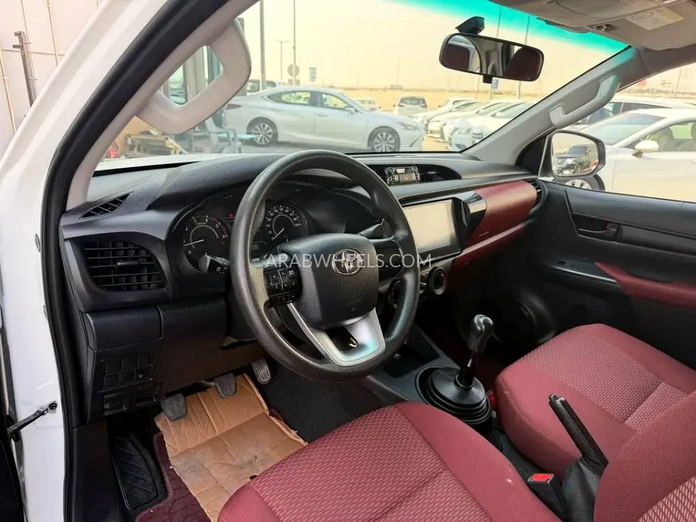 Toyota Hilux 2024 for Sale in Abu Dhabi Image-3