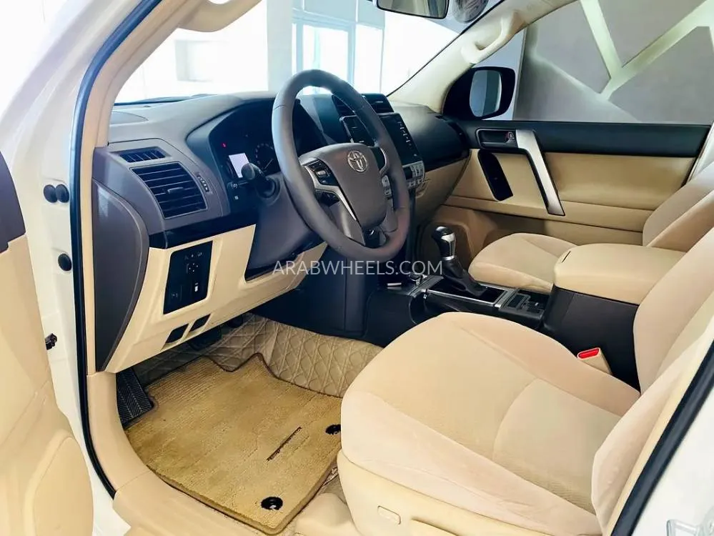 تويوتا لاند كروزر برادو 2022 for Sale in الشارقة Image-5