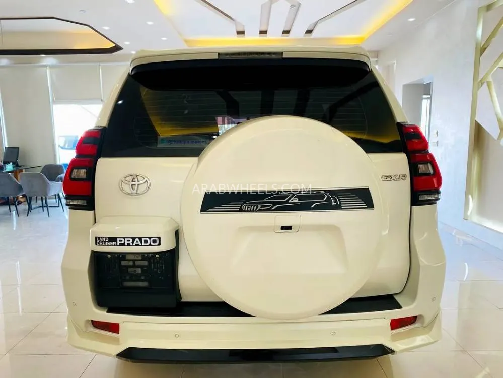 تويوتا لاند كروزر برادو 2022 for Sale in الشارقة Image-8