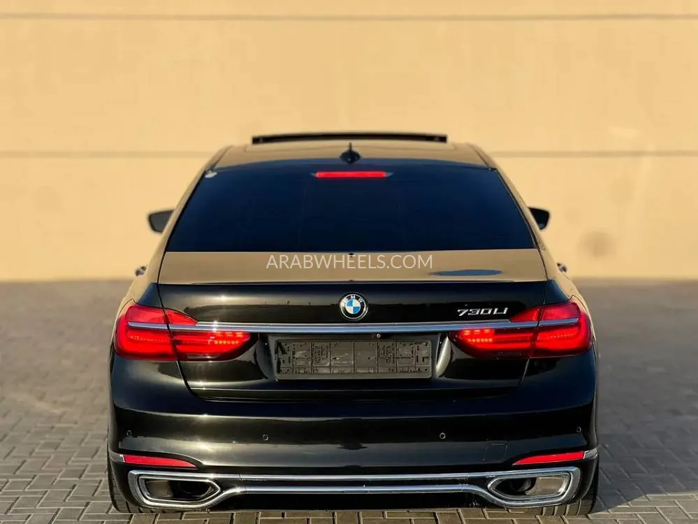 بي إم دبليو الفئة السابعة 2016 for Sale in الشارقة Image-9