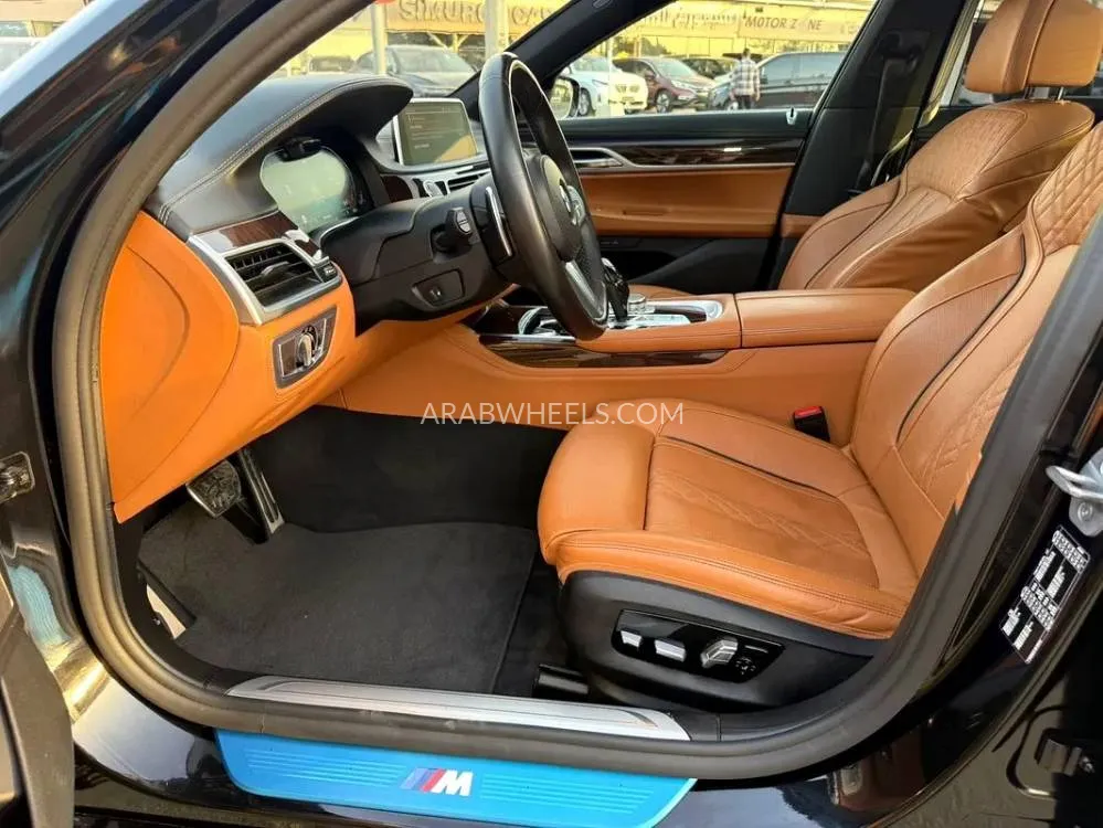 بي إم دبليو الفئة السابعة 2022 for Sale in دبي Image-4