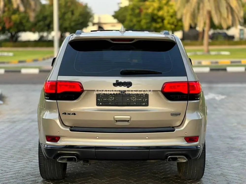 جيب جراند شيروكي 2015 for Sale in الشارقة Image-8