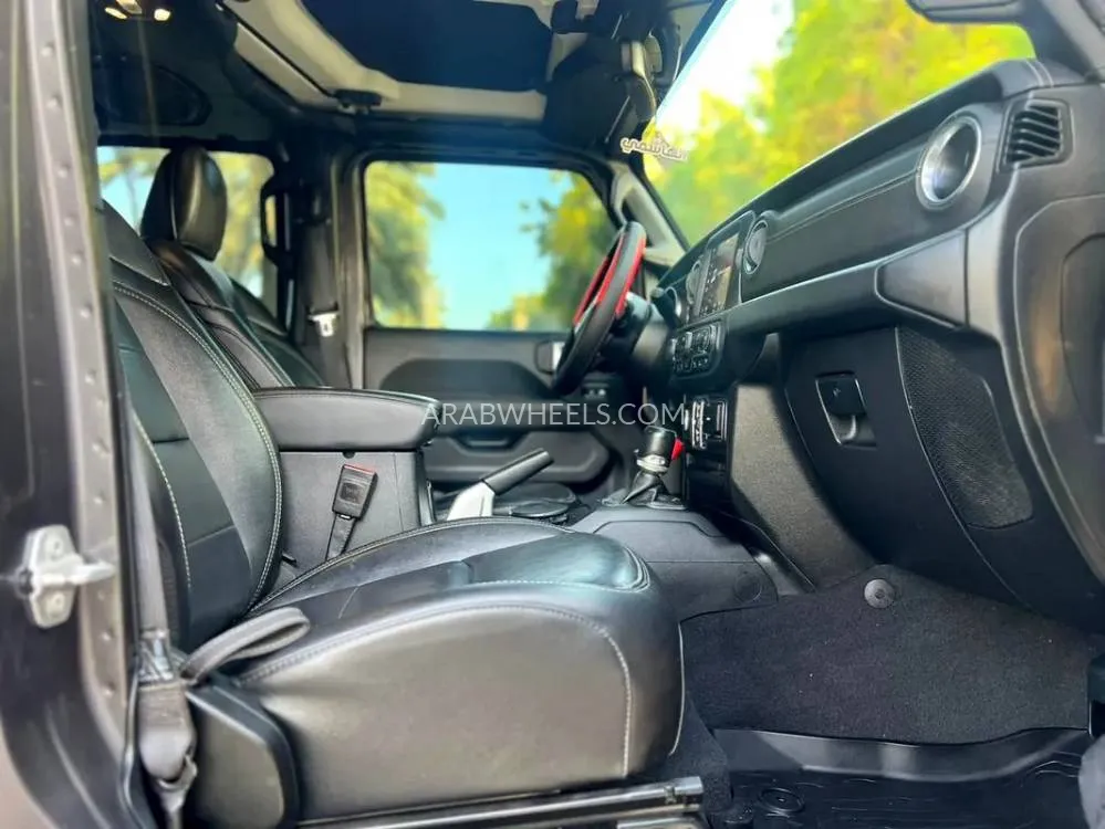 Jeep Wrangler 2021 for Sale in Sharjah Image-5