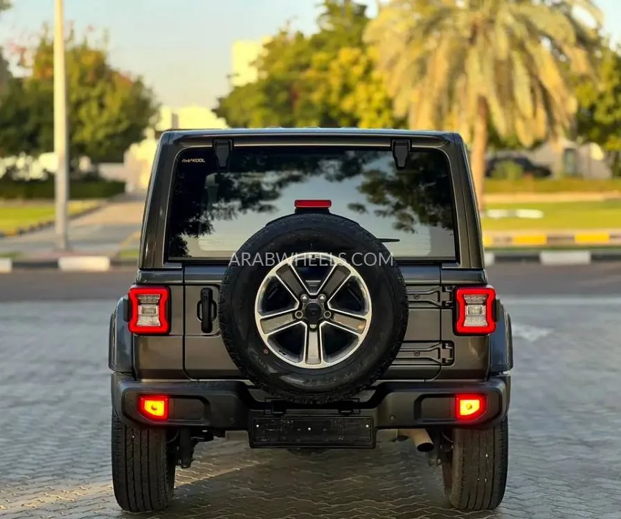 Jeep Wrangler 2021 for Sale in Sharjah Image-9