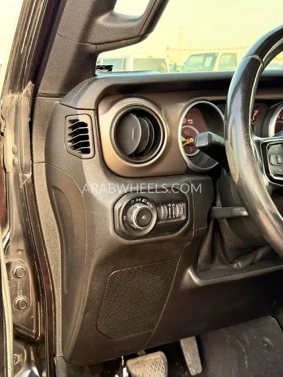Jeep Wrangler 2018 for Sale in Dubai Image-9