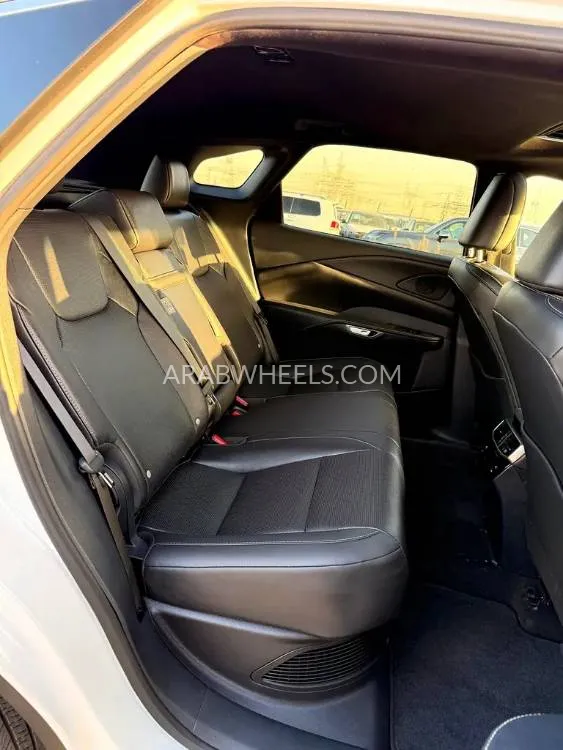 Lexus RX 2024 for Sale in Dubai Image-2