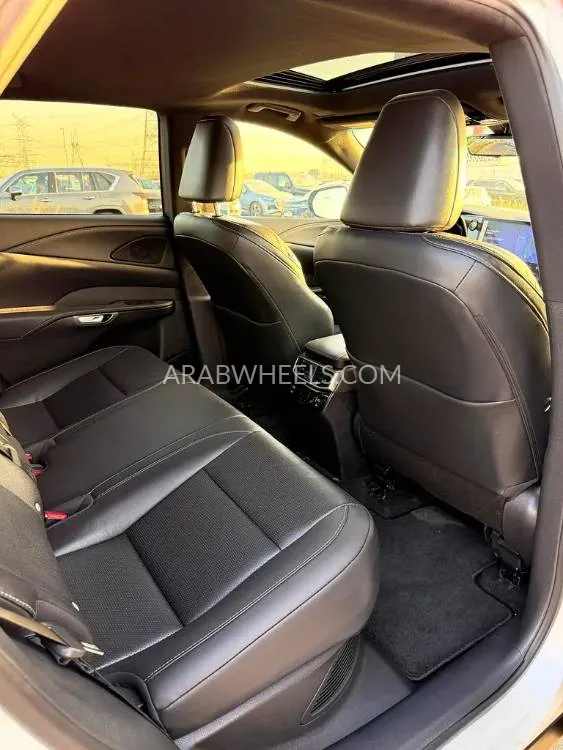 Lexus RX 2024 for Sale in Dubai Image-3