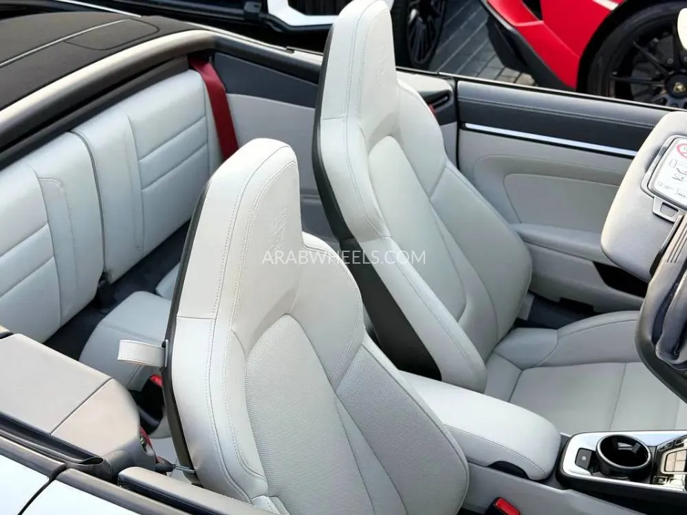 بورشه 911 2024 for Sale in دبي Image-13