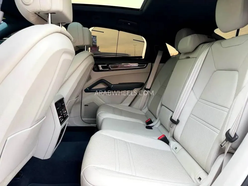 Porsche Cayenne 2023 for Sale in Dubai Image-2