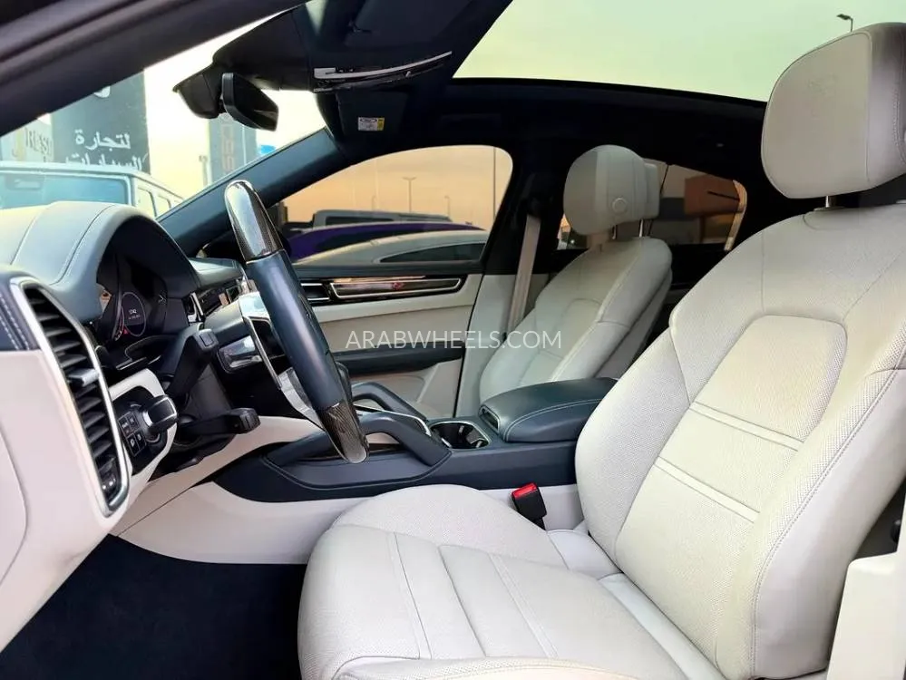 Porsche Cayenne 2023 for Sale in Dubai Image-8