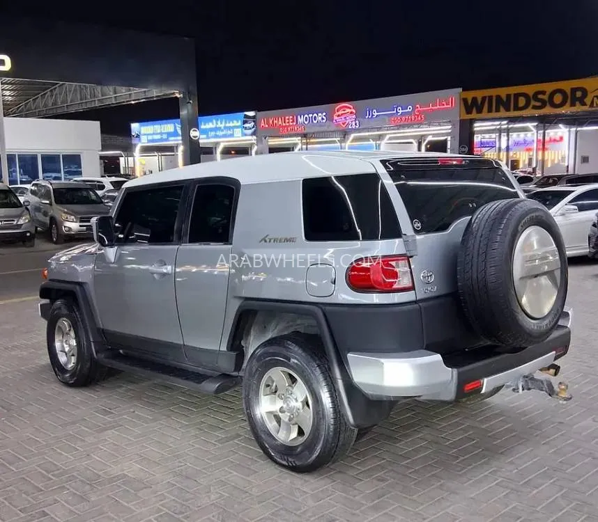 Toyota FJ Cruiser 2009 for Sale in Ajman Image-13