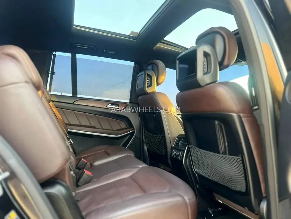 Mercedes Benz GL Class 2015 for Sale in Sharjah Image-2