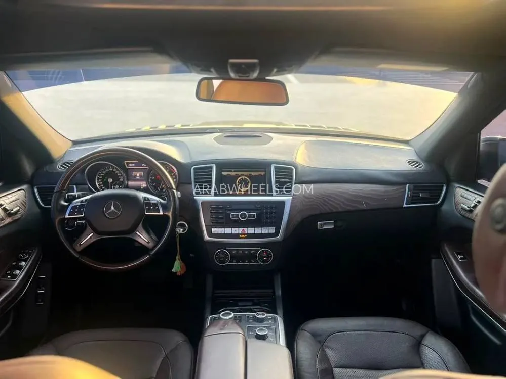 Mercedes Benz GL Class 2015 for Sale in Sharjah Image-5