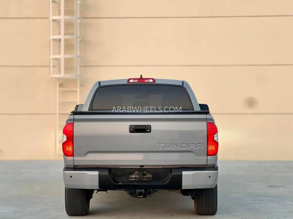 Toyota Tacoma 2021 for Sale in Sharjah Image-3