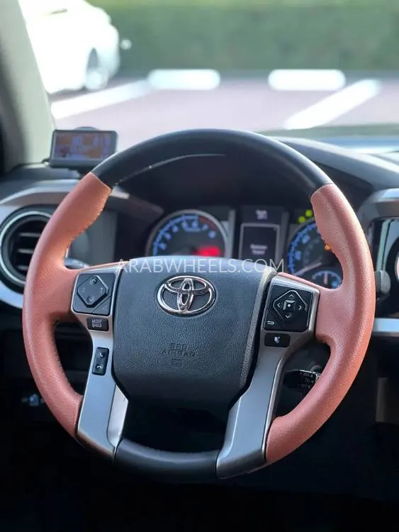 Toyota Tacoma 2017 for Sale in Sharjah Image-10