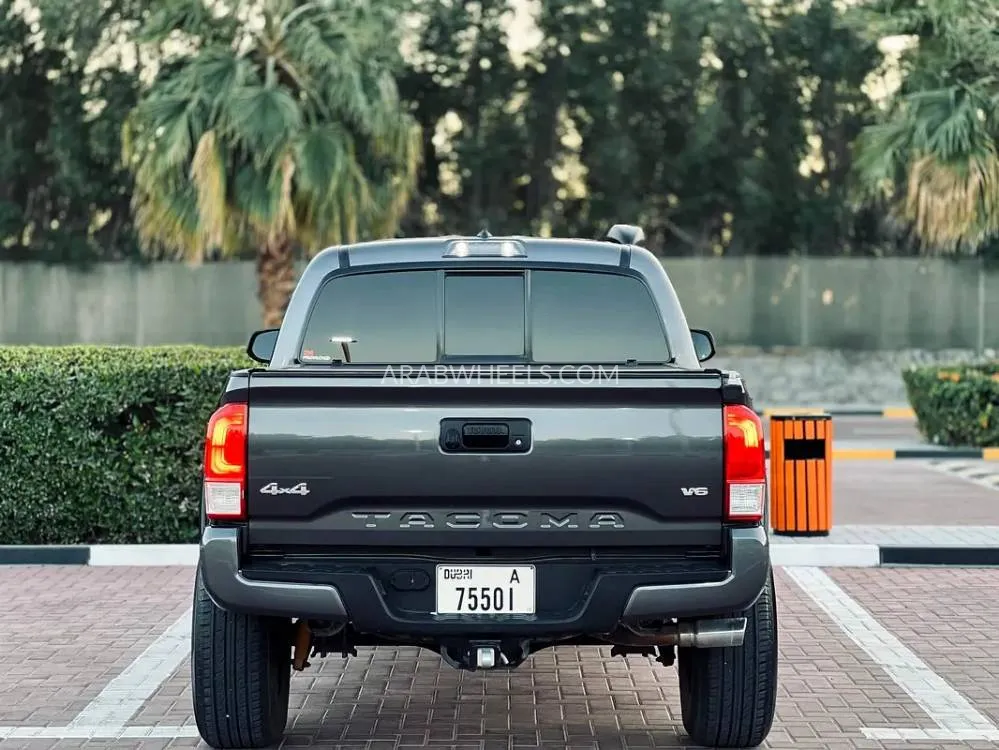 Toyota Tacoma 2017 for Sale in Sharjah Image-13