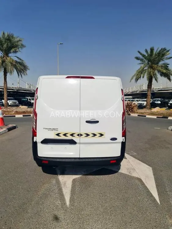 Ford Transit 2021 for Sale in Dubai Image-7