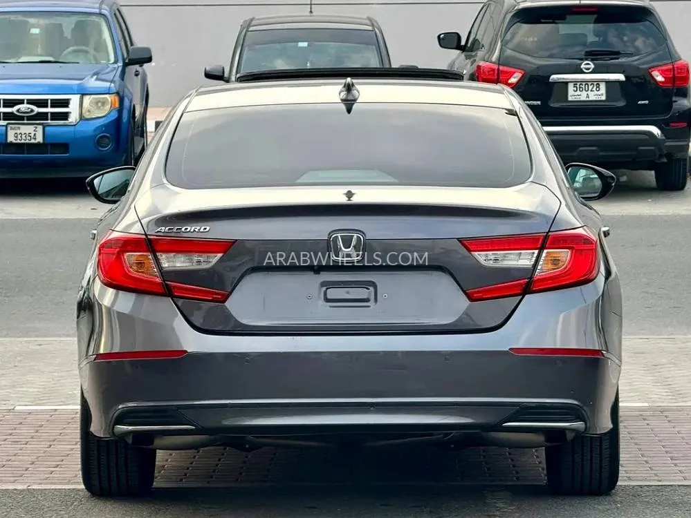 Honda Accord 2018 for Sale in Sharjah Image-5