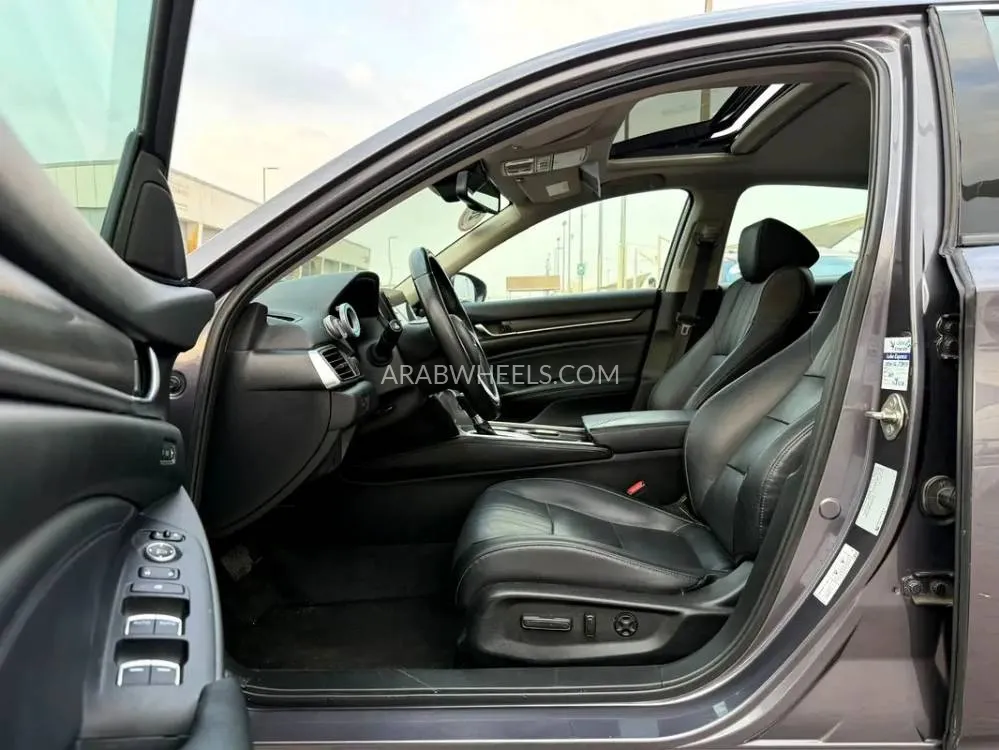 Honda Accord 2018 for Sale in Sharjah Image-13
