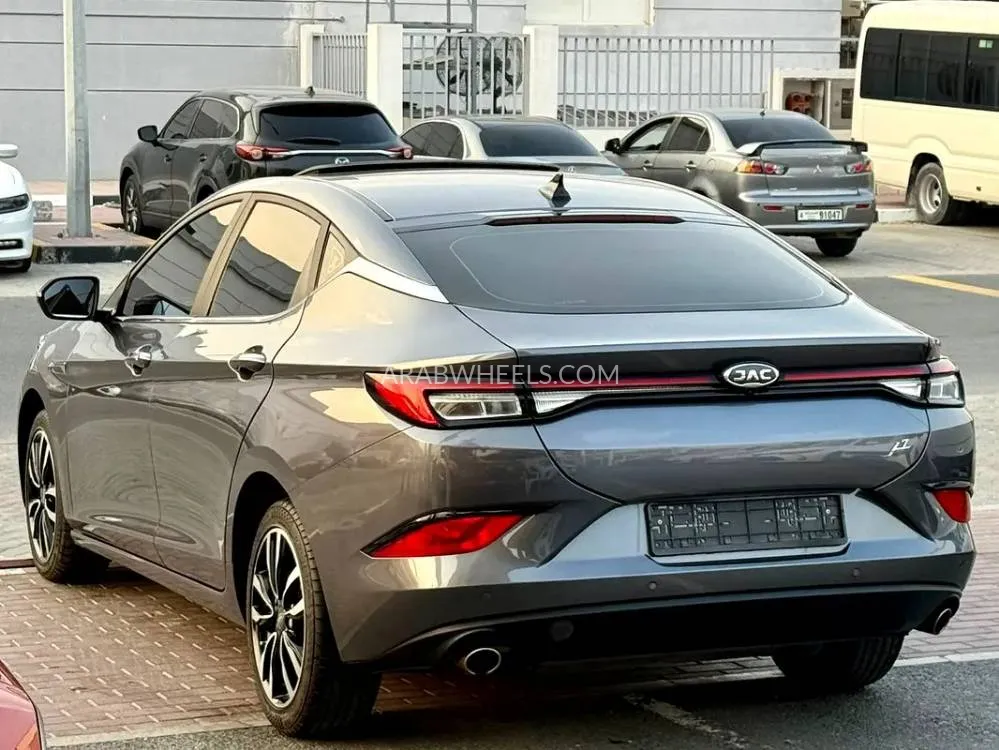 JAC J7 2023 for Sale in Sharjah Image-4
