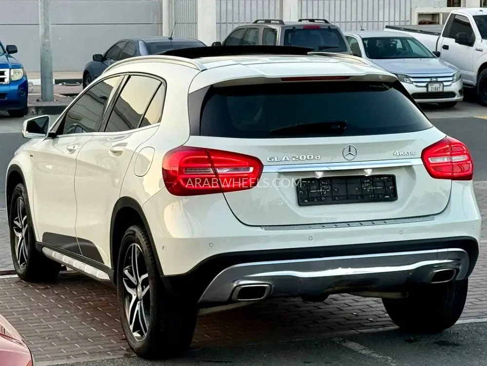 Mercedes Benz GLA 2017 for Sale in Sharjah Image-13