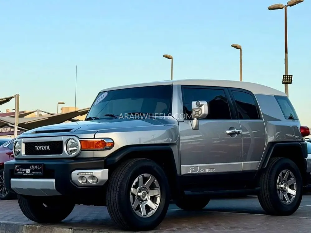 Toyota FJ Cruiser 2015 for Sale in Sharjah Image-8