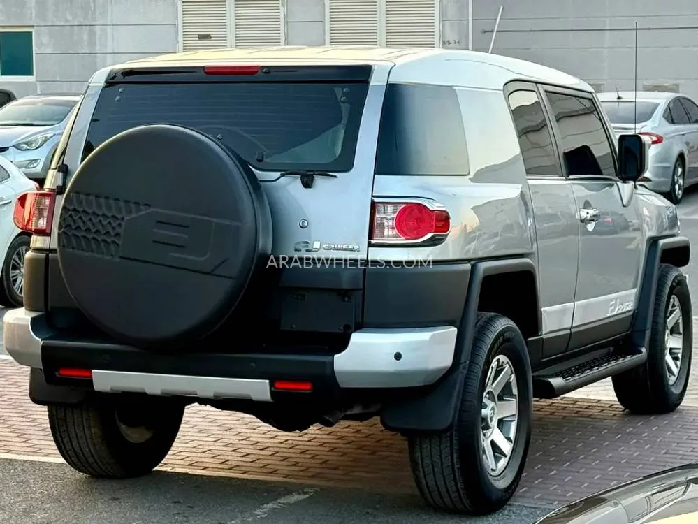 Toyota FJ Cruiser 2015 for Sale in Sharjah Image-10