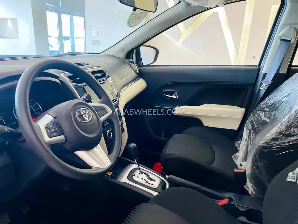 Toyota Rush 2023 for Sale in Sharjah Image-2